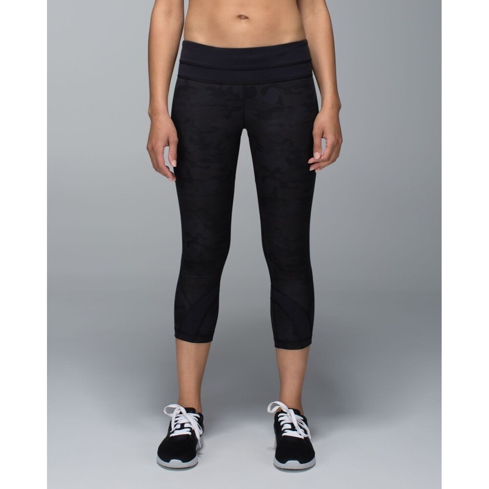 Lululemon sz 6 Run Inspire 21" Crop 2 Luxtreme Savasana Black Camo Mesh Run Core